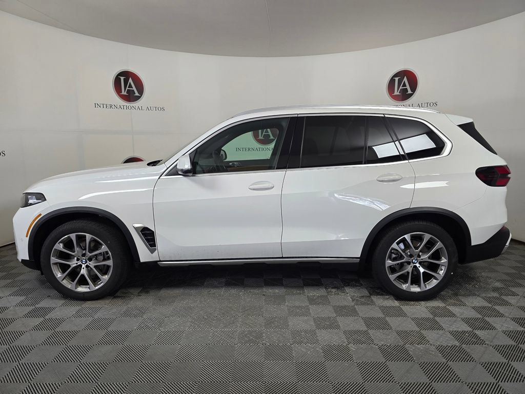 Used 2024 BMW X5 xDrive40i w/ Parking Assistance Package AWD/4WD image 6