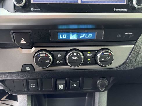 Used 2022 Toyota Tacoma SR5 image 9