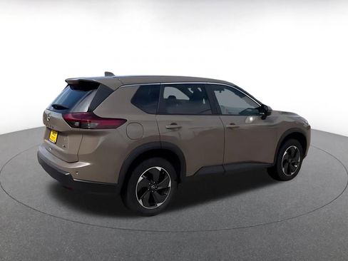 Used 2025 Nissan Rogue SV AWD/4WD image 15