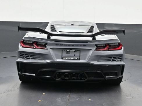 Used 2024 Chevrolet Corvette Z06 w/ Z07 Performance Package RWD image 4
