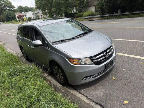 Used 2017 Honda Odyssey EX-L image 2