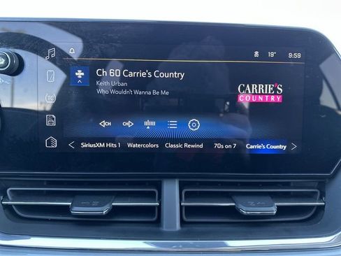 Used 2025 Chevrolet Trax LT image 13