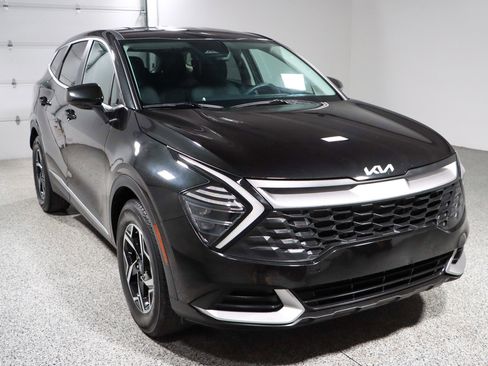 Used 2024 Kia Sportage LX image 5