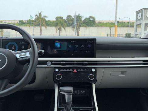 Used 2025 Hyundai Tucson SEL image 17