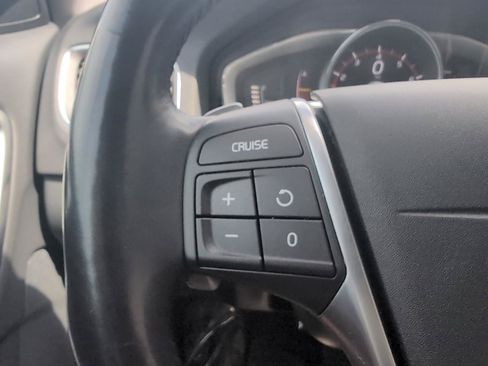 Used 2018 Volvo S60 T5 Dynamic w/ Vision Package FWD image 18