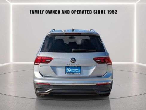 Certified 2023 Volkswagen Tiguan SE FWD image 5