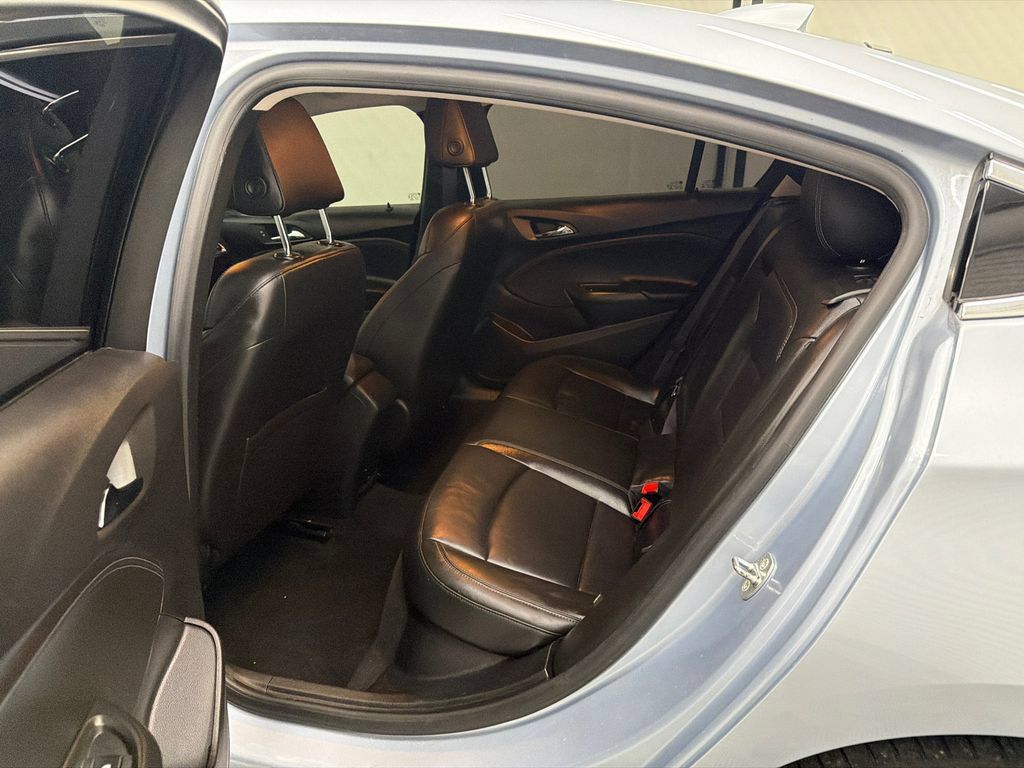 Used 2017 Chevrolet Cruze Premier FWD image 21
