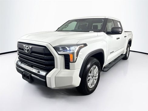 Used 2022 Toyota Tundra SR5 RWD image 3