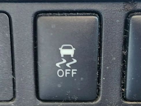 Used 2015 Toyota Tundra SR5 w/ SR5 Upgrade Package image 27