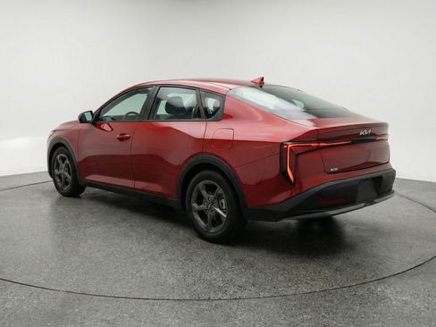 Used 2025 Kia K4 LXS image 6