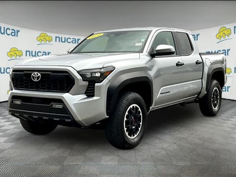 Used 2024 Toyota Tacoma TRD Off-Road image 3