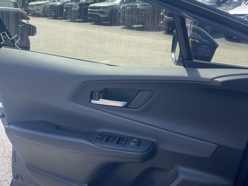 Used 2025 Toyota Prius XLE image 13