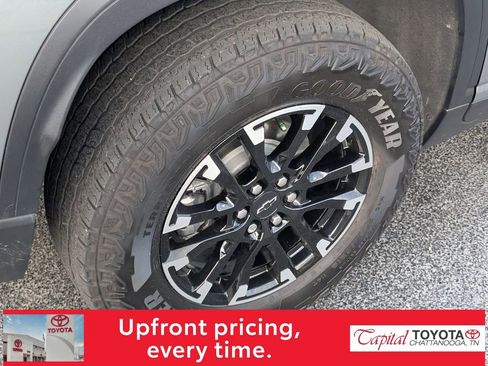 Used 2024 Chevrolet Traverse Z71 w/ Enhanced Driving Package AWD/4WD image 9