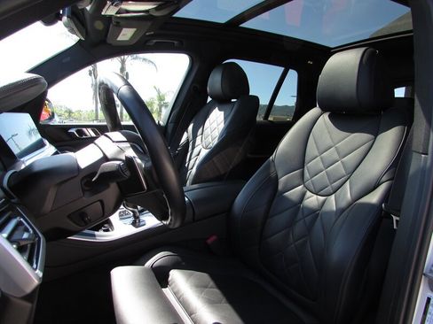 Used 2023 BMW X5 xDrive40i w/ Premium Package AWD/4WD image 8
