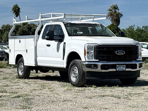 New 2026 Ford F250 XL w/ XL Chrome Package image 2