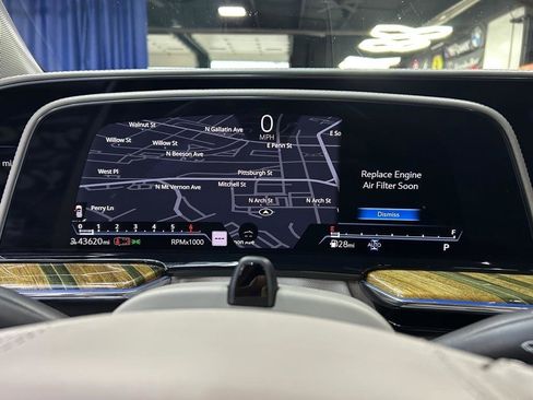 Used 2022 Cadillac Escalade Premium Luxury Platinum image 25