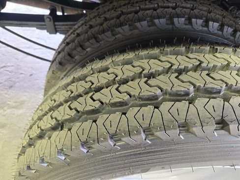 Used 2017 Ford F550 2WD Regular Cab Super Duty image 14