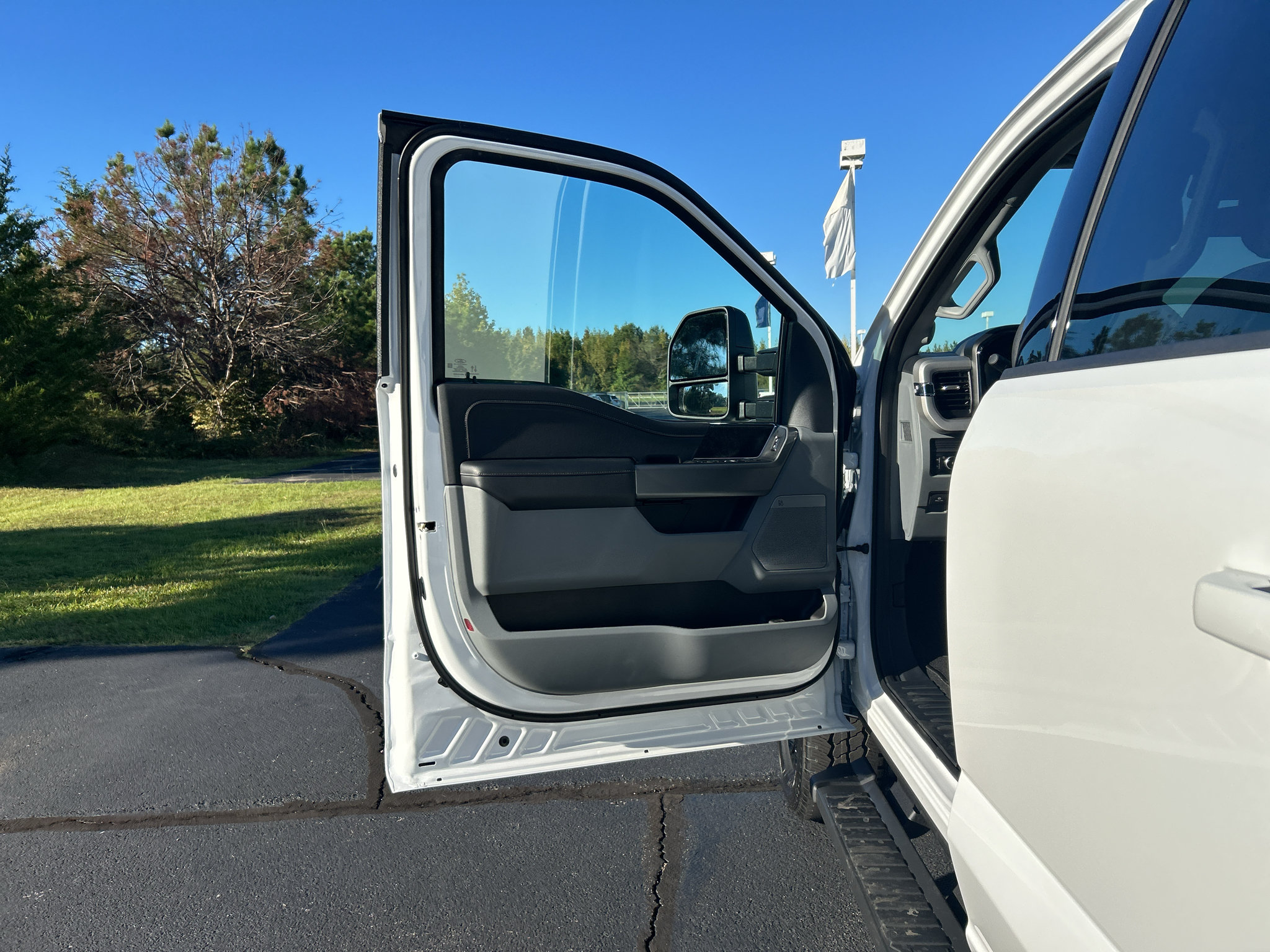 New 2027 Ford F250 XLT w/ XLT Premium Package AWD/4WD image 16