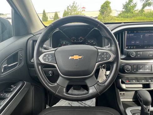 Used 2022 Chevrolet Colorado LT w/ LT Convenience Package AWD/4WD image 16