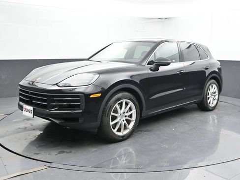 Used 2024 Porsche Cayenne AWD/4WD image 8
