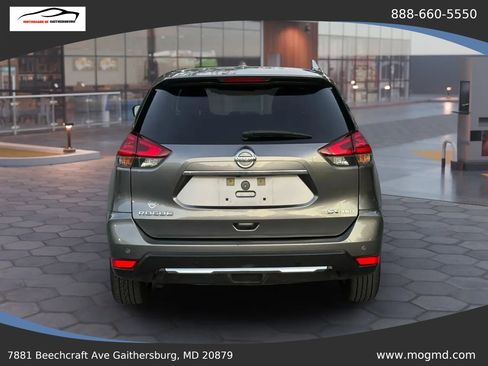 Used 2020 Nissan Rogue SV image 11