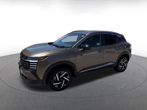 Used 2026 Nissan Kicks SV w/ Cold Weather Package FWD image 7