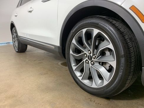 Used 2022 Lincoln Nautilus Reserve w/ Equipment Group 201A AWD/4WD image 6