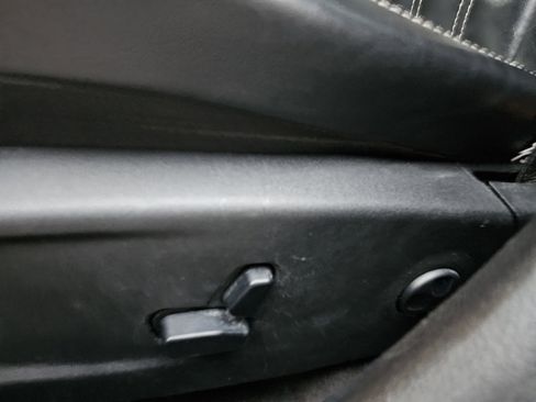 Used 2016 Chrysler 300 S w/ 300S Premium Group image 7