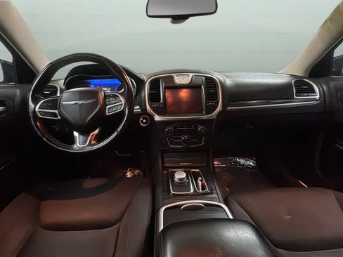 Used 2021 Chrysler 300 Touring w/ Sport Appearance Package RWD image 9
