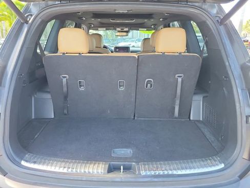 Used 2022 Kia Telluride SX w/ Towing Package FWD image 7