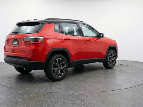 Used 2025 Jeep Compass Limited AWD/4WD image 9
