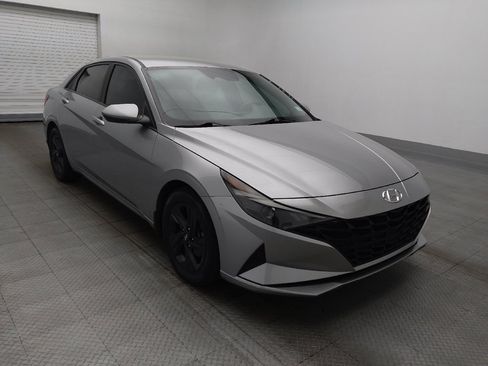 Used 2022 Hyundai Elantra SEL image 13