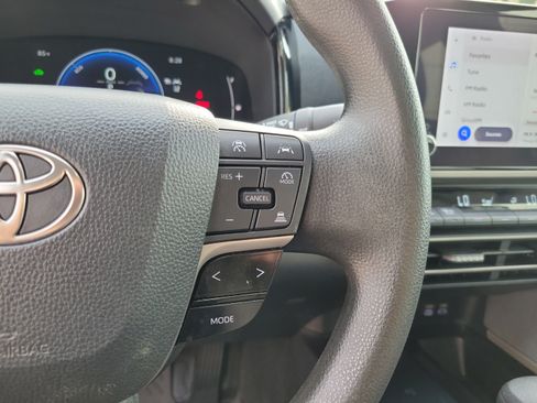 Used 2025 Toyota Camry LE FWD image 14