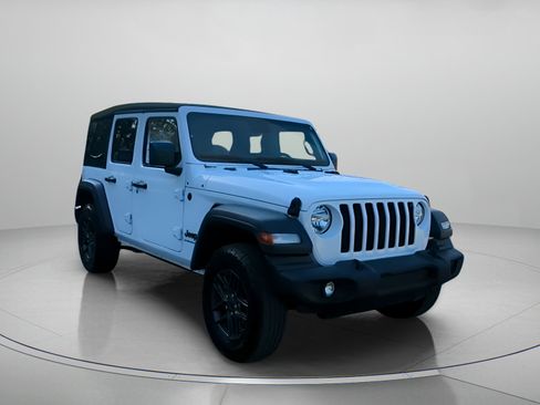 Used 2024 Jeep Wrangler Unlimited Sport AWD/4WD image 4