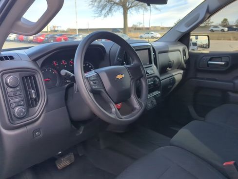 Used 2020 Chevrolet Silverado 1500 Custom w/ Custom Value Package image 12