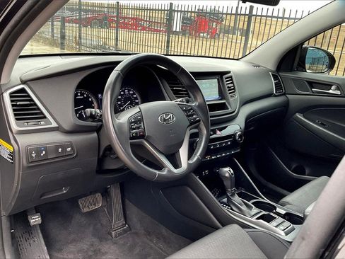 Used 2017 Hyundai Tucson Sport image 14