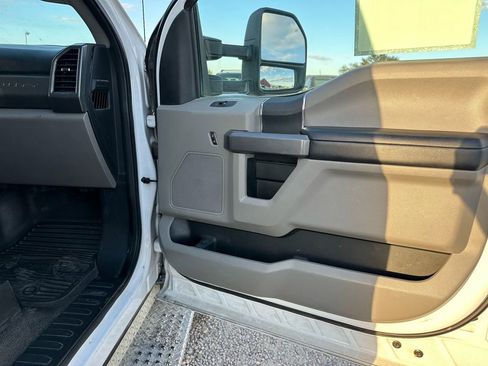 Used 2019 Ford F550 XLT image 12