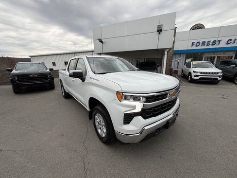 Used 2025 Chevrolet Silverado 1500 LT image 7