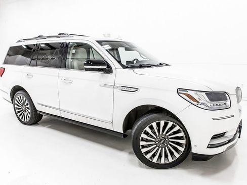 Used 2021 Lincoln Navigator Reserve w/ Luxury Package RWD image 10