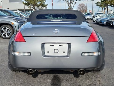 Used 2005 Nissan 350Z Touring image 9