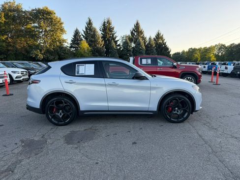 Used 2024 Alfa Romeo Stelvio Ti w/ Performance Driving Package AWD/4WD image 7