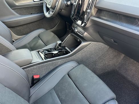 Used 2023 Volvo XC40 Recharge Ultimate w/ Protection Package Premier AWD/4WD image 15