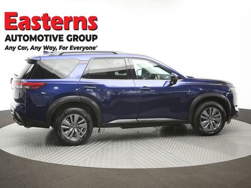 Used 2025 Nissan Pathfinder SV FWD image 43