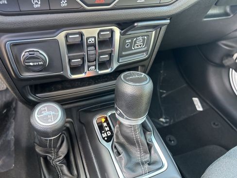 New 2026 Jeep Gladiator Sport image 13