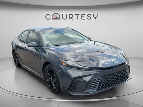 Used 2025 Toyota Camry LE FWD image 6