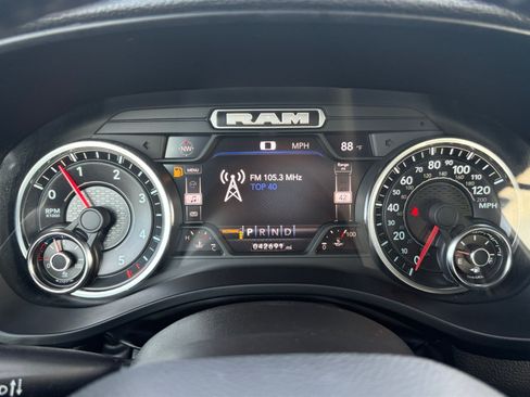 Used 2022 RAM 1500 Laramie AWD/4WD image 14