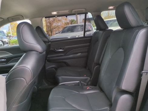 Certified 2025 Toyota Grand Highlander AWD image 14