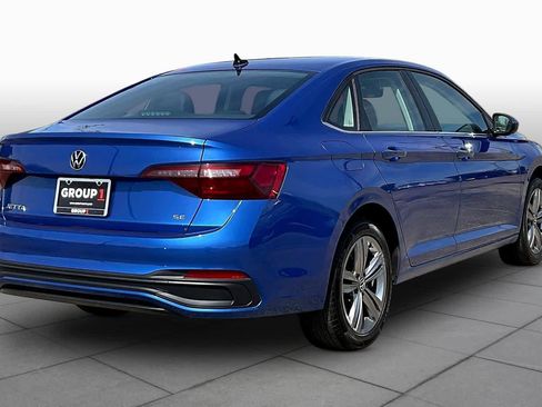 Used 2024 Volkswagen Jetta SE FWD image 13