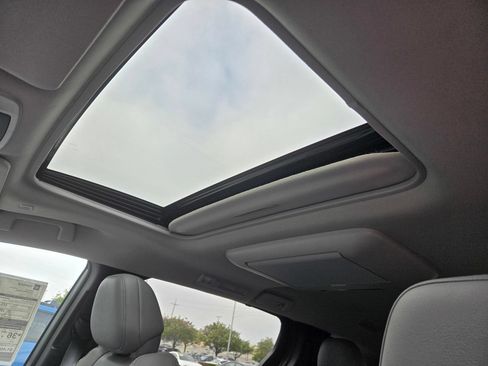 Certified 2026 Toyota Sienna XLE FWD image 19