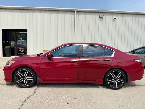 Used 2016 Honda Accord Sport image 2